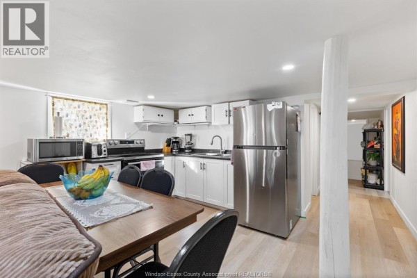 Kitchen - 25 Clark Street West, Leamington, ON N8H1E6 Photo 5
