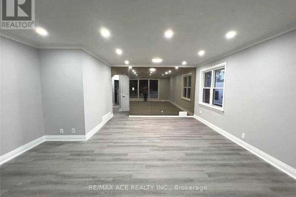 25 Courton Drive, Toronto, ON M1R1K7 Photo 2