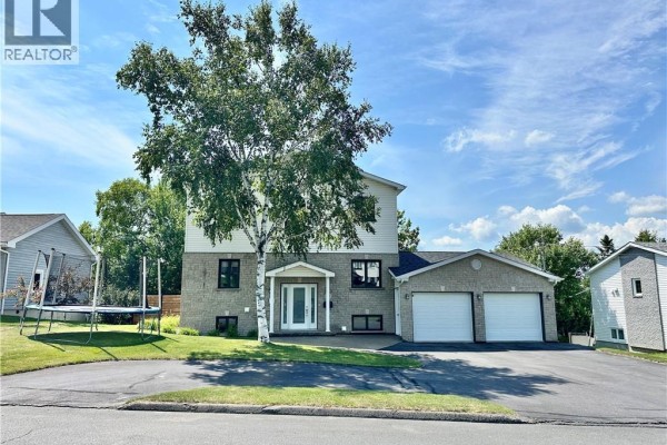 Bedroom - 25 Des Seigneurs Street, Edmundston, NB E3V5B1 Photo 2
