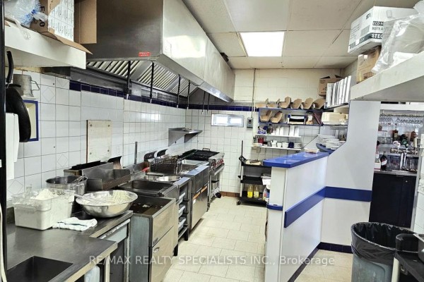 25 Dundas Street W, Quinte West, ON K8V3N9 Photo 5
