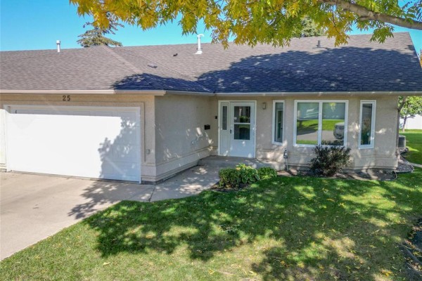 25 Falcon Place, Brandon, MB R7B4A1 Photo 2