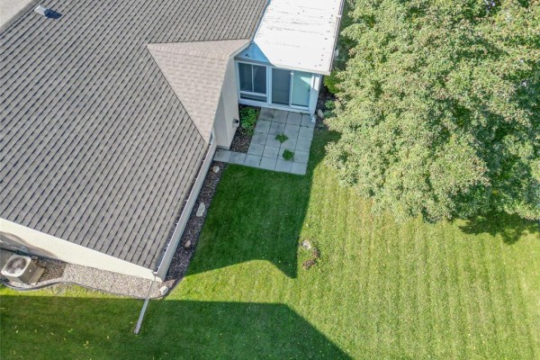 25 Falcon Place, Brandon, MB R7B4A1 Photo 4