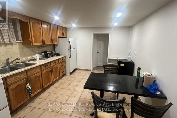 25 Garratt (room) Boulevard, Toronto, ON M3K1S8 Photo 2
