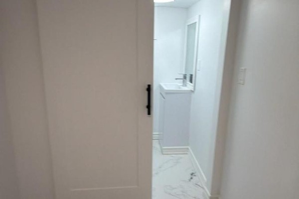 25 Garratt (room) Boulevard, Toronto, ON M3K1S8 Photo 4
