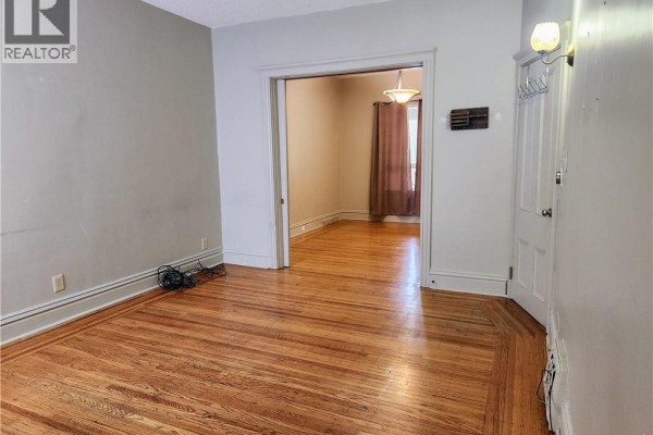 Loft - 25 Gladstone Avenue, Hamilton, ON L8M2H7 Photo 3