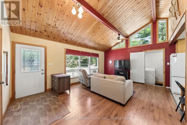 Kitchen - 25 Glendale Avenue, Wasaga Beach, ON L9Z2T1 Photo 4