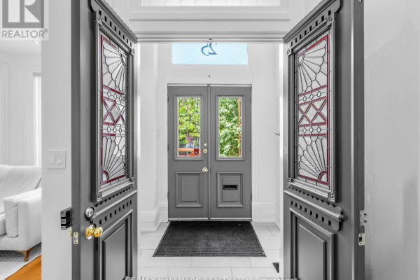 25 Grange Avenue, Toronto, ON M5T1C6 Photo 4