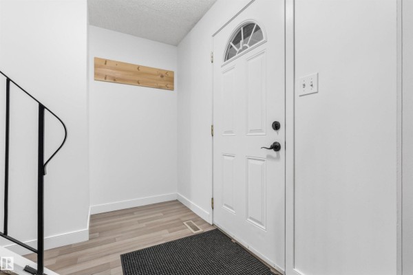 Primary Bedroom - 25 Greenwood Dr, Spruce Grove, AB T7X1X1 Photo 5