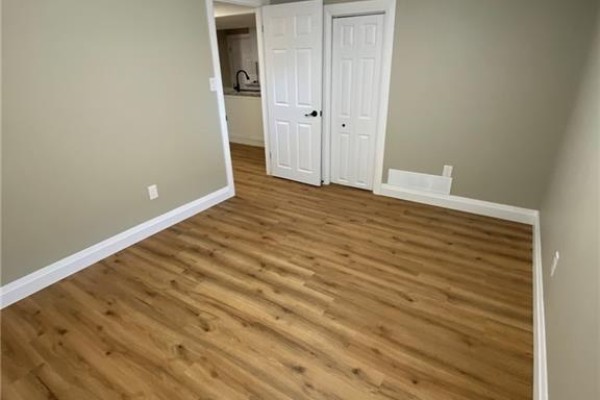 4pc Bathroom - 25 Hickery Place Unit# Basement, Brantford, ON N3S3C7 Photo 5