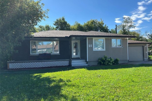 Kitchen - 25 Holly Street, Pine Falls, MB R0E1M0 Photo 2