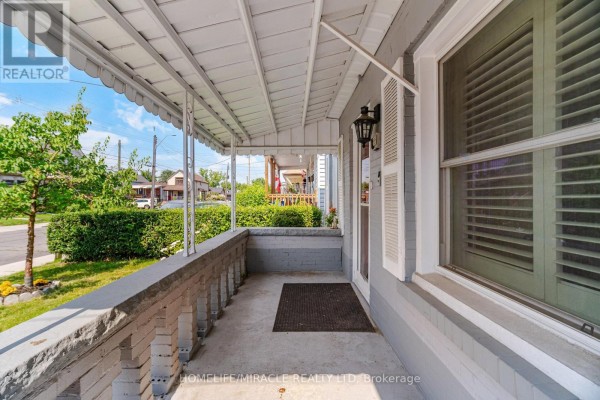 25 Hope Avenue, Hamilton, ON, photo 3