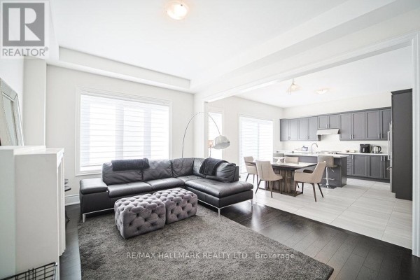 25 Kentledge Avenue, East Gwillimbury, ON, photo 3