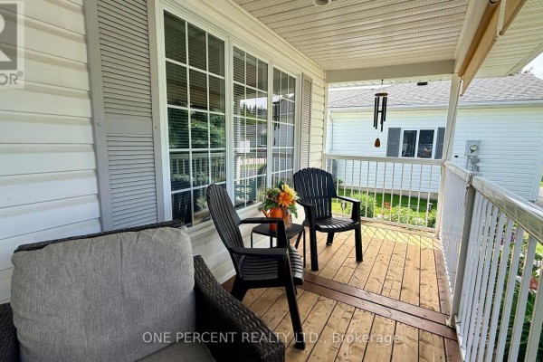 25 Kentucky Avenue, Wasaga Beach, ON L9Z3A8 Photo 2