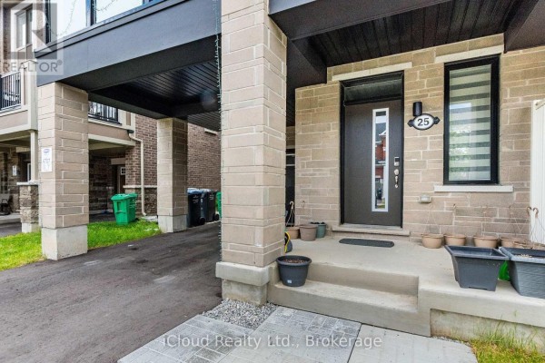 Kitchen - 25 Keppel Circle, Brampton, ON L7A0B6 Photo 2
