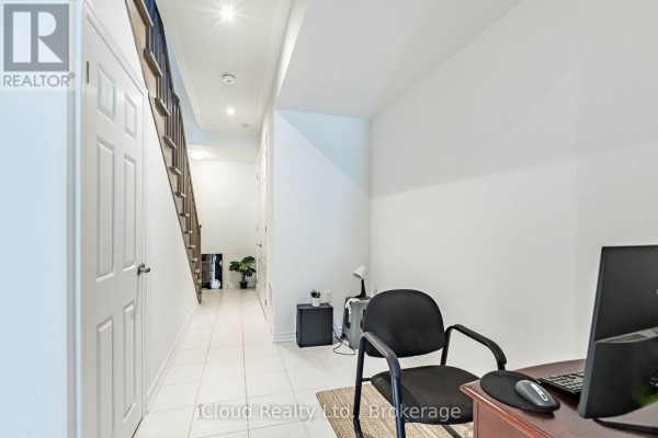 Bathroom - 25 Keppel Circle, Brampton, ON L7A0B6 Photo 4