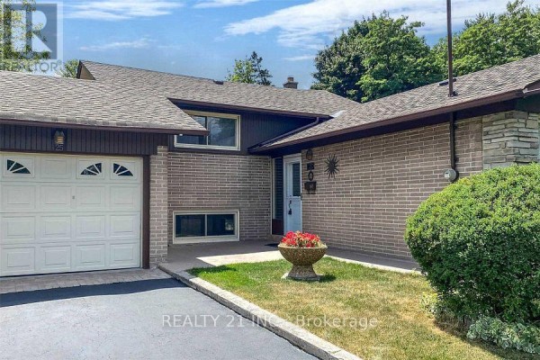 25 Knowlton Drive S, Toronto, ON M1M2G8 Photo 2