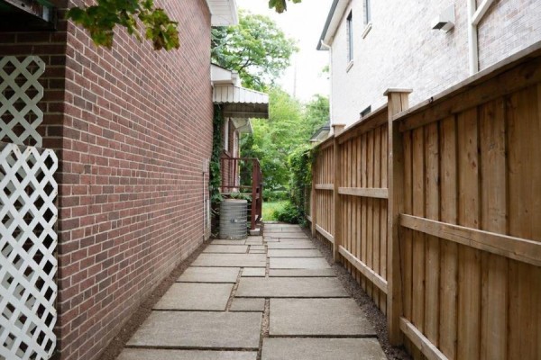 25 Lehar Crescent, Toronto, ON M2H1J4 Photo 5