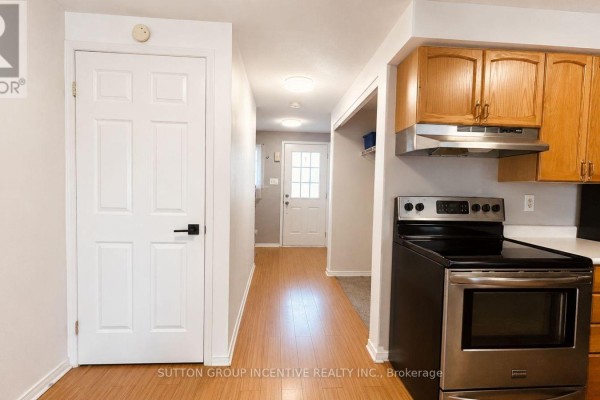 25 Lions Gate Boulevard, Barrie, ON, photo 2