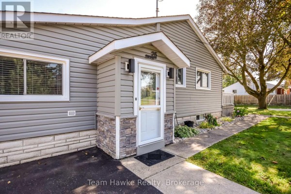 25 Lucy Street, Penetanguishene, ON, photo 2