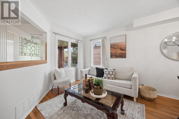 Family room - 25 Mallory Street, Clarington, ON L1E2B4 Photo 2