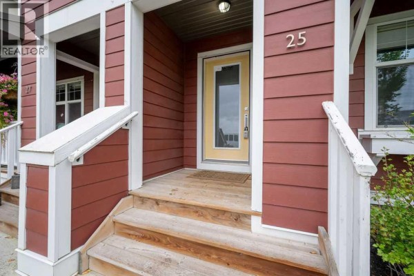 Kitchen - 25 Marine Drive Se, Calgary, AB T3M2C7 Photo 3