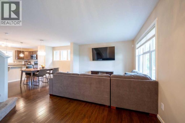 Living room - 25 Marine Drive Se, Calgary, AB T3M2C7 Photo 4