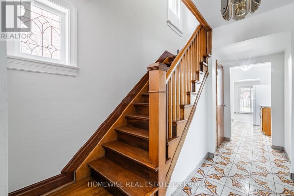 25 Marlee Avenue, Toronto, ON, photo 2
