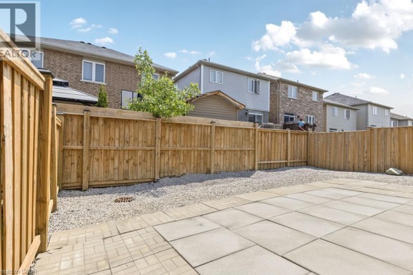 25 Munro Circle, Brantford, ON, photo 3