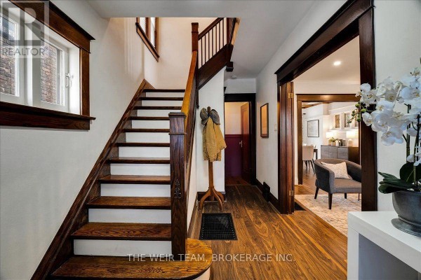 Living room - 25 Oak Park Avenue, Toronto, ON M4C4L8 Photo 3