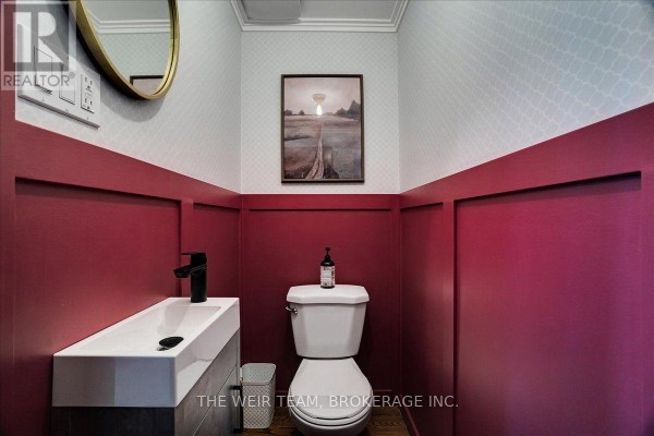 Kitchen - 25 Oak Park Avenue, Toronto, ON M4C4L8 Photo 5