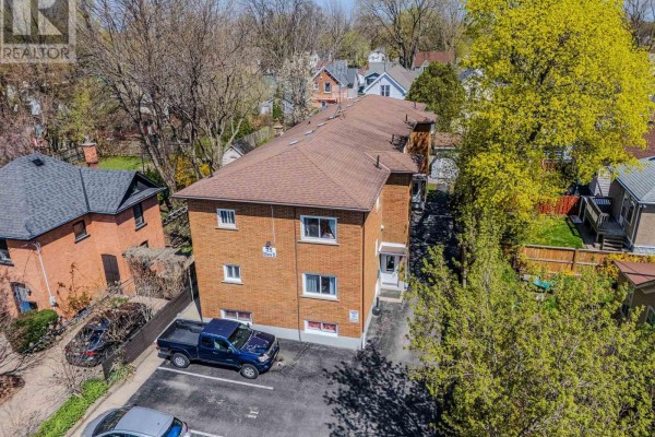 25 Ottawa Street, St  Catharines, ON, photo 2