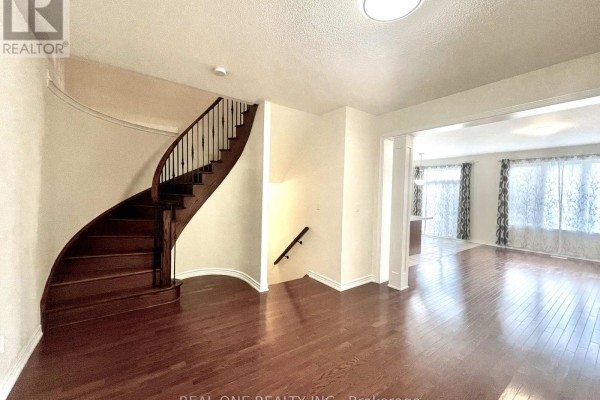 25 Paper Mills Crescent, Richmond Hill, ON, photo 3