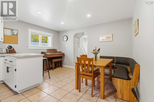 Living room - 25 Pearl Street, Bridgewater, NS B4V2P4 Photo 5