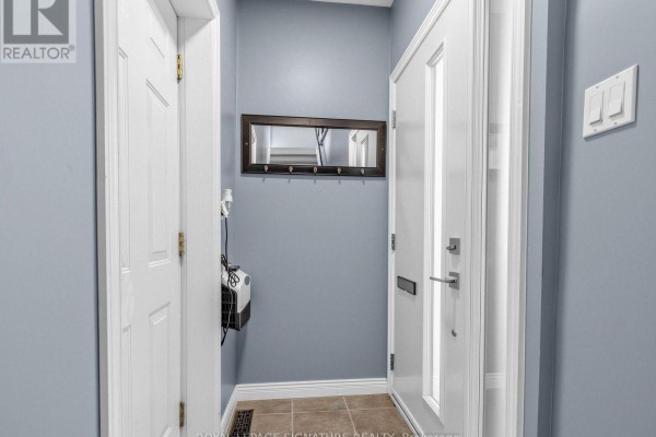 Kitchen - 25 Proudbank Millway, Toronto, ON M2L1P3 Photo 3