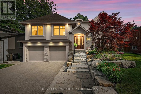 25 Queensborough Crescent, Toronto, ON, photo 2
