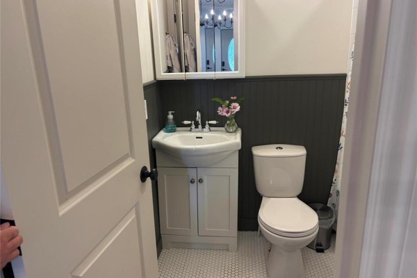 4pc Bathroom - 25 River Avenue, St Jean Baptiste, MB R0G2B0 Photo 5