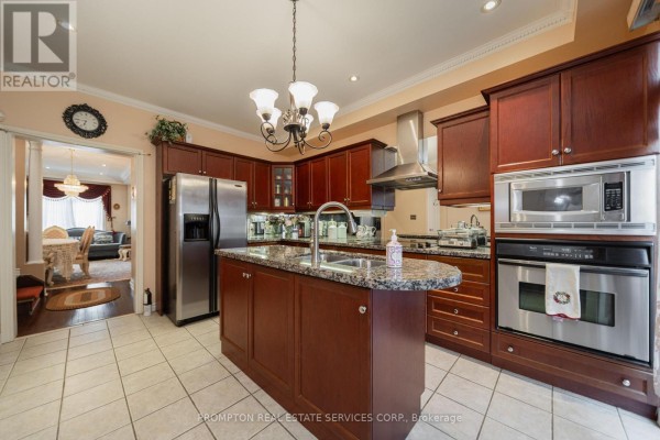 25 Routliffe Lane, Toronto, ON, photo 2