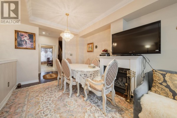 25 Routliffe Lane, Toronto, ON M2N0A5 Photo 5