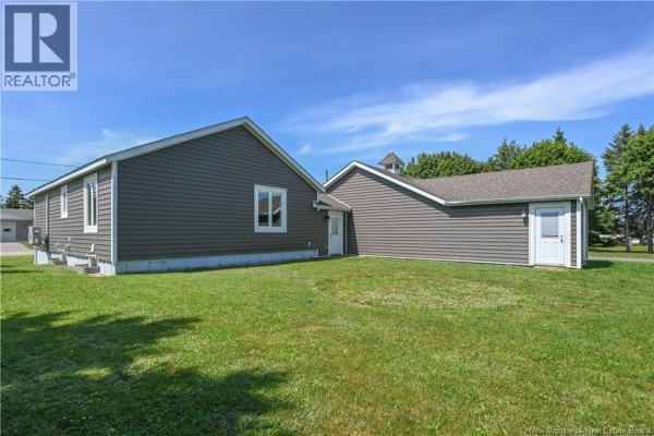 Family room - 25 Rue Du Voilier, Caraquet, NB E1W1A4 Photo 4