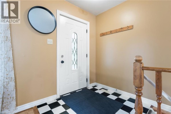 4pc Bathroom - 25 Saunby Street, London, ON N6G1A2 Photo 5