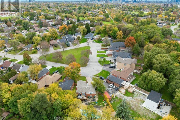 25 Tardree Place, Toronto, ON M1R3X2 Photo 3