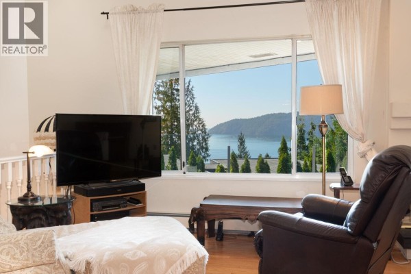 25 Tidewater Way, Lions Bay, BC V0N2E0 Photo 4