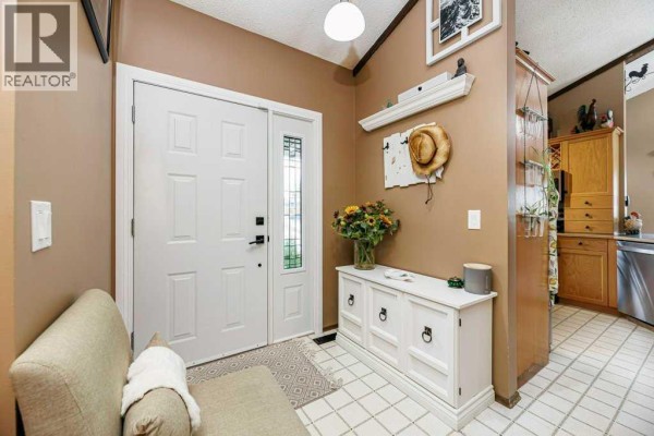 4pc Bathroom - 25 Valley Crescent, Lacombe, AB T4S1L1 Photo 5