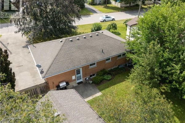 Recreation room - 25 Wayne Drive, Brantford, ON N3R2Y6 Photo 4