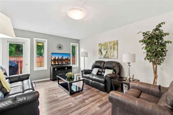 25 White Ash Drive, Brandon, MB R7A7T1 Photo 5