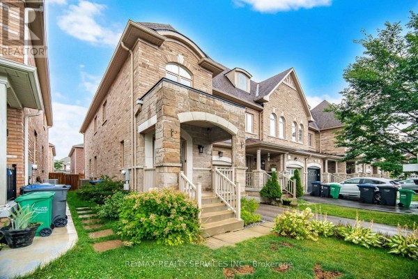 Living room - 25 Yately Street, Brampton, ON L7A4R9 Photo 4