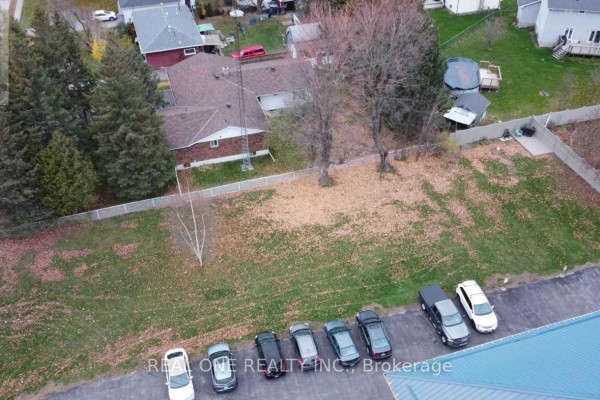 25 Yonge Street N, Springwater, ON, photo 3