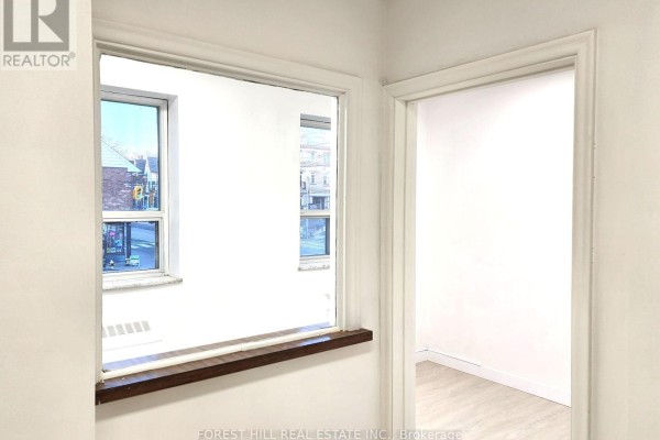 250 - 226 Bathurst Street, Toronto, ON M5T2R9 Photo 4