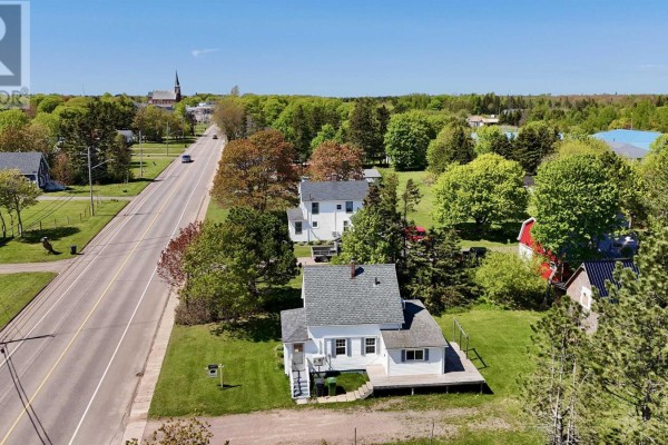 Bath (# pieces 1-6) - 250 Church Street, Tignish, PE C0B2B0 Photo 4