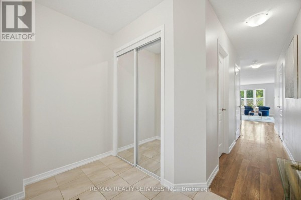 Living room - 250 Esther Crescent, Thorold, ON L3B0H1 Photo 4